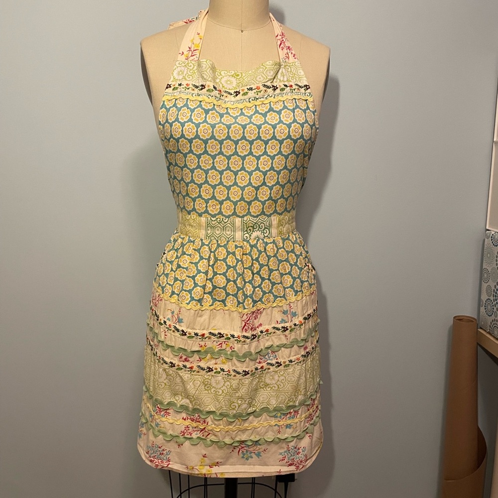 Anthropologie floral apron